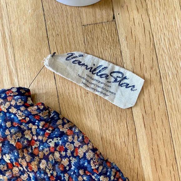 Vanilla Star Floral Tie-Strap Shoulder Lace Cami Top - Smock at Back Size S - Picture 4 of 11